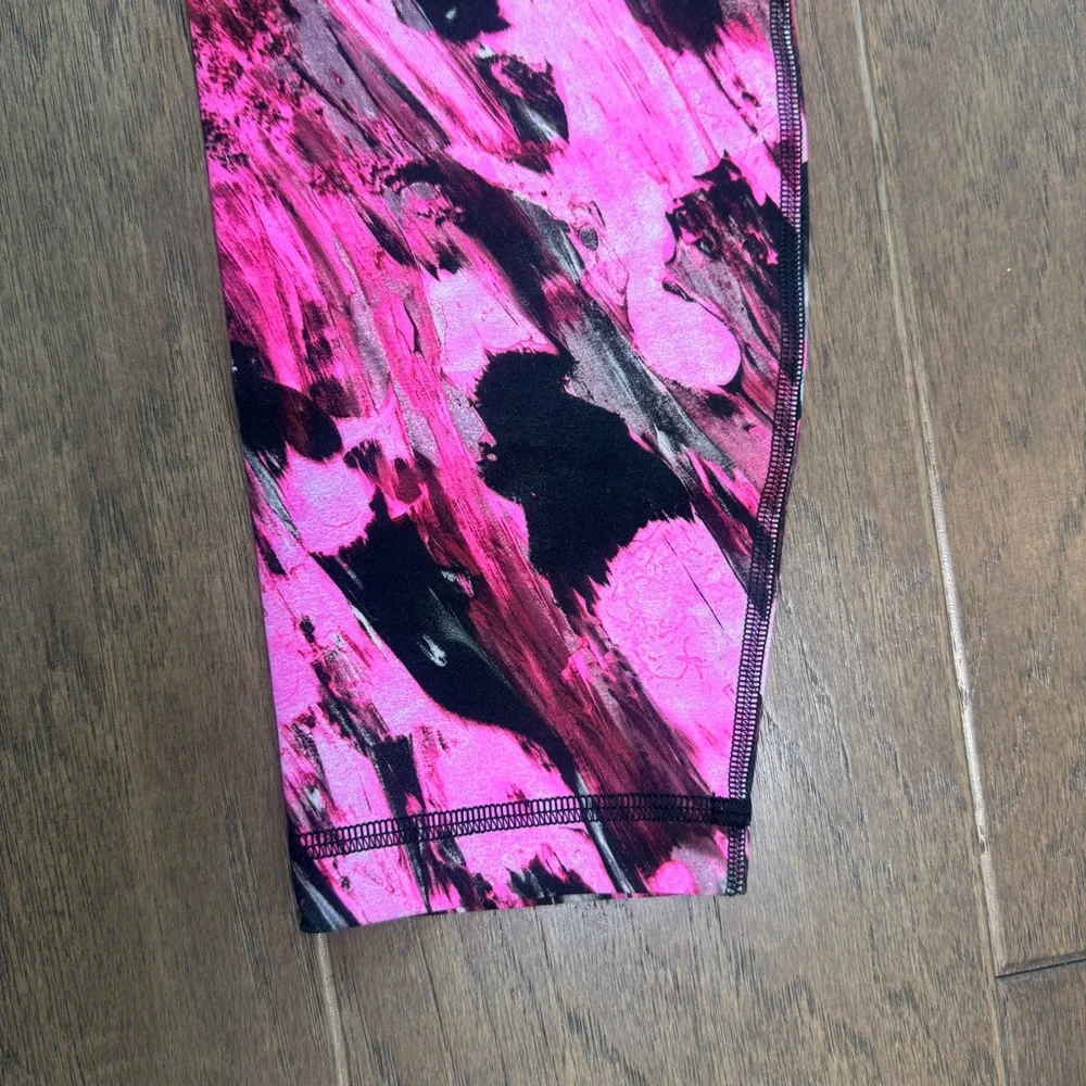 Lululemon Leggings in Pink and Black - Picture 6 of 10